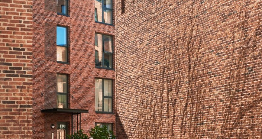 Apartment building, Groenttorvet, Lathyrus Hus, Red Shade