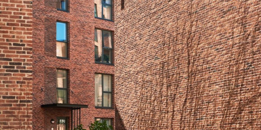 Apartment building, Groenttorvet, Lathyrus Hus, Red Shade