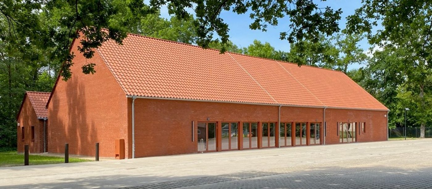 Ziegel: EW2207 Rød Vesterled mit rotem Fuge | Bürger und Kulturhaus, Dahlenburg